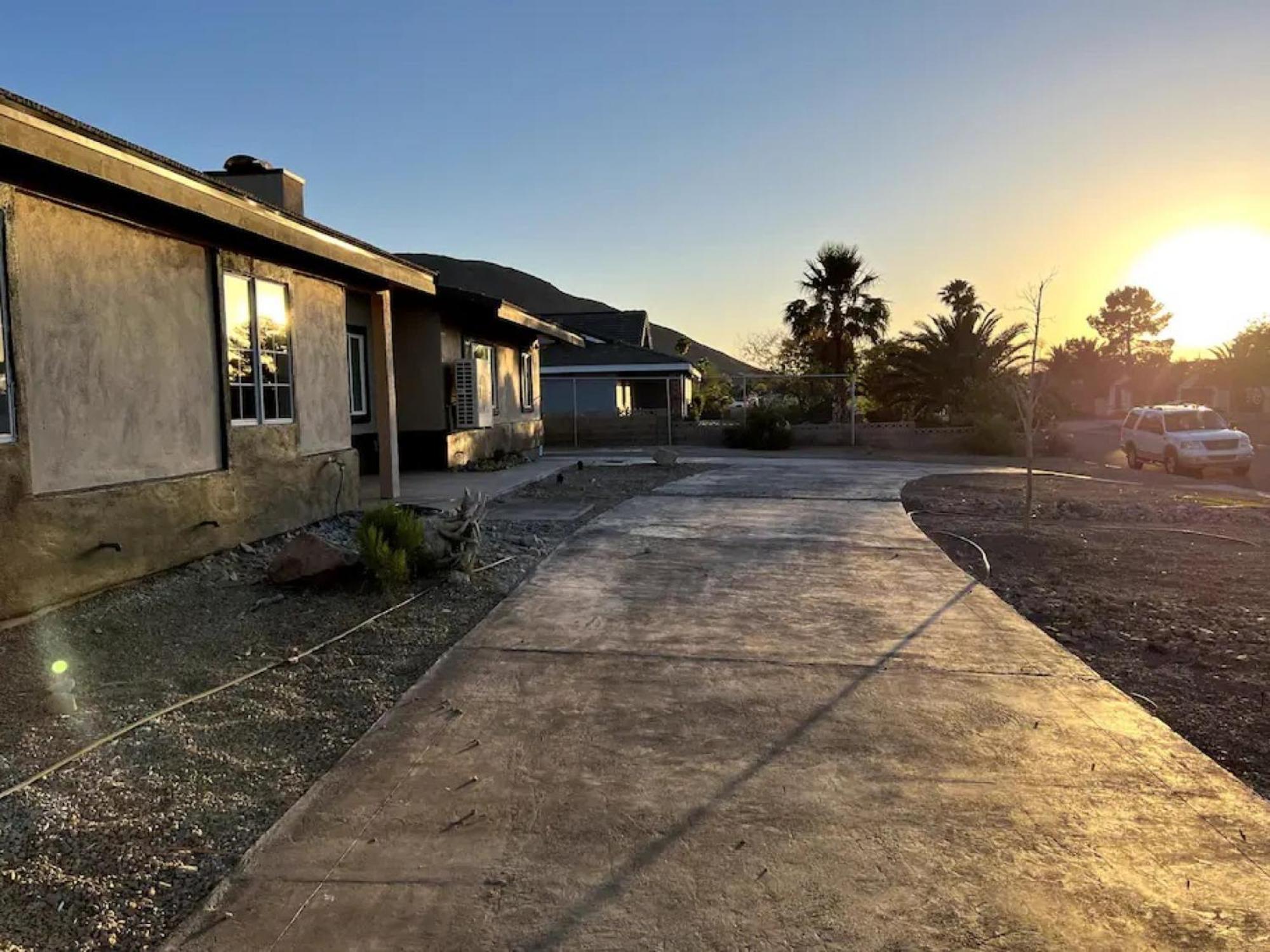 לאס וגאס Lux Private Home - Pool, Billiards, 8 Smart Tvs, Board Games, Cotton Bedding - The Stone Sanctuary At Mccullough Hills Trailhead מראה חיצוני תמונה