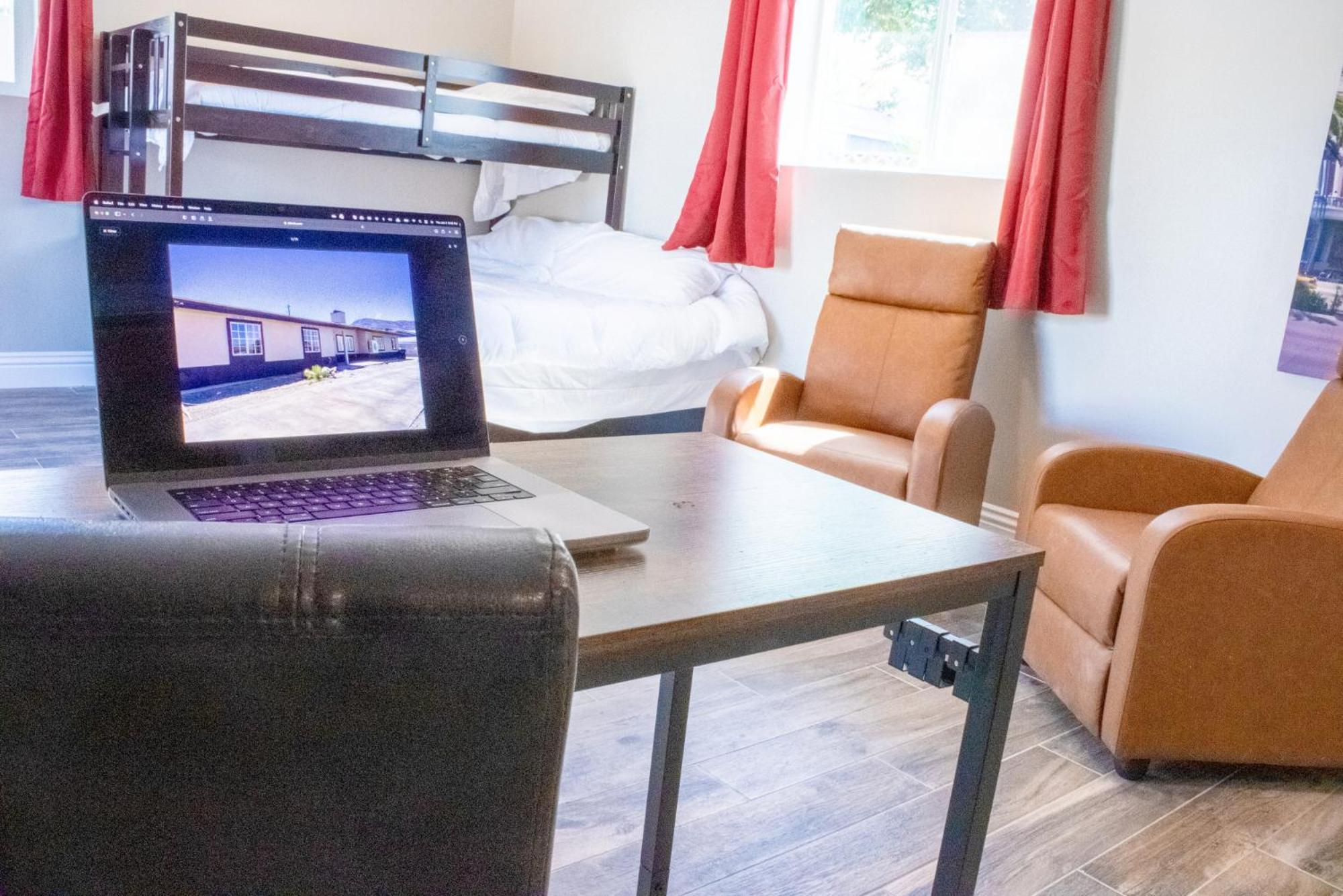 לאס וגאס Lux Private Home - Pool, Billiards, 8 Smart Tvs, Board Games, Cotton Bedding - The Stone Sanctuary At Mccullough Hills Trailhead מראה חיצוני תמונה